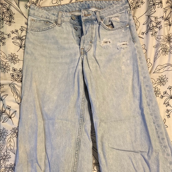 H&M Blue Boyfriend Jeans Light Wash - Picture 1 of 4